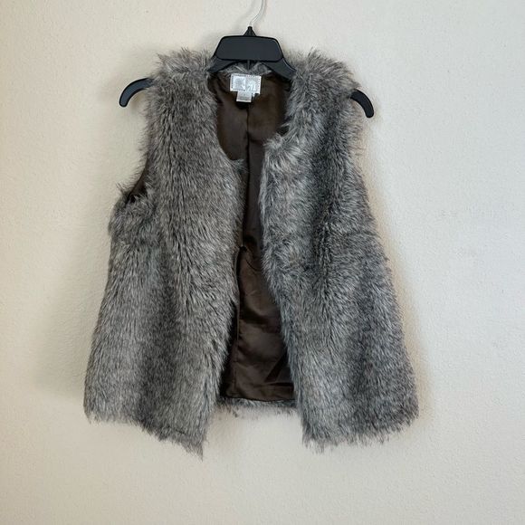 Alberto Maliki faux fur acrylic vest size small